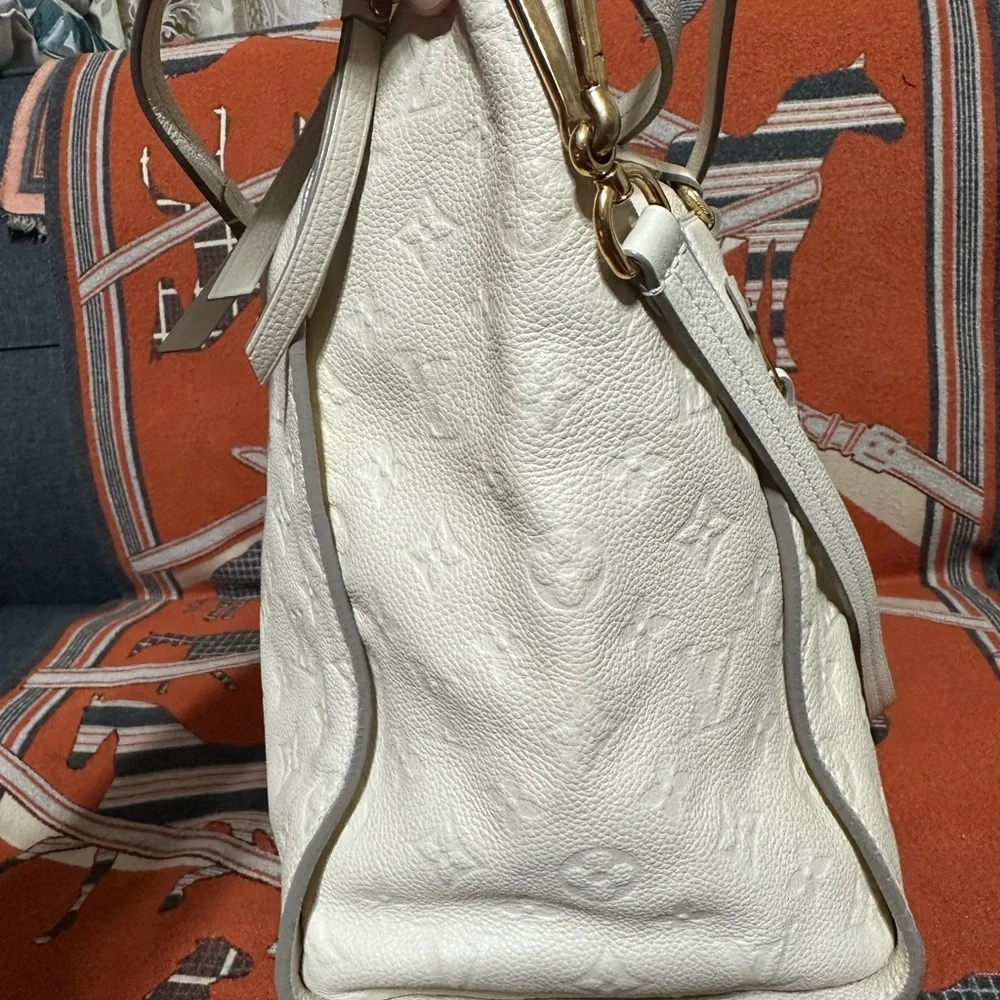 LOUIS VUITTON ❤️🌟SP4130 CREAM EMPREINTE LUMINEUSE TOTE BAG W/ LONG STRAP ⭐️ - Picture 8 of 15
